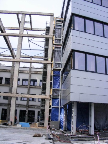 Revitalizace bývalé kotelny v areálu Waltrovka v pražských Radlicích na moderní administrativní centrum. Dodáno více než více než 90 tun nových ocelových konstrukcí a více než 2000 m2 trapézových plechů pro stropní konstrukce.