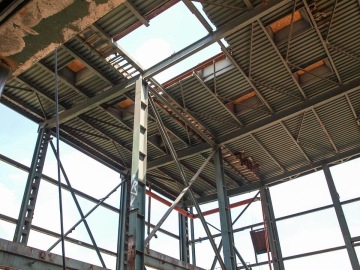 Revitalizace bývalé kotelny v areálu Waltrovka v pražských Radlicích na moderní administrativní centrum. Dodáno více než více než 90 tun nových ocelových konstrukcí a více než 2000 m2 trapézových plechů pro stropní konstrukce.